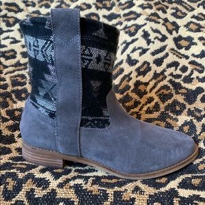 Toms Suede Boots